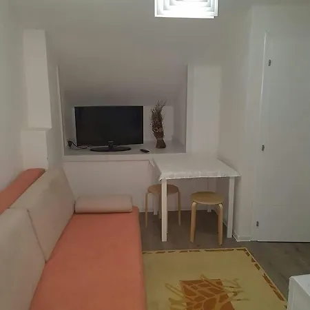 Ljudina Apartament *